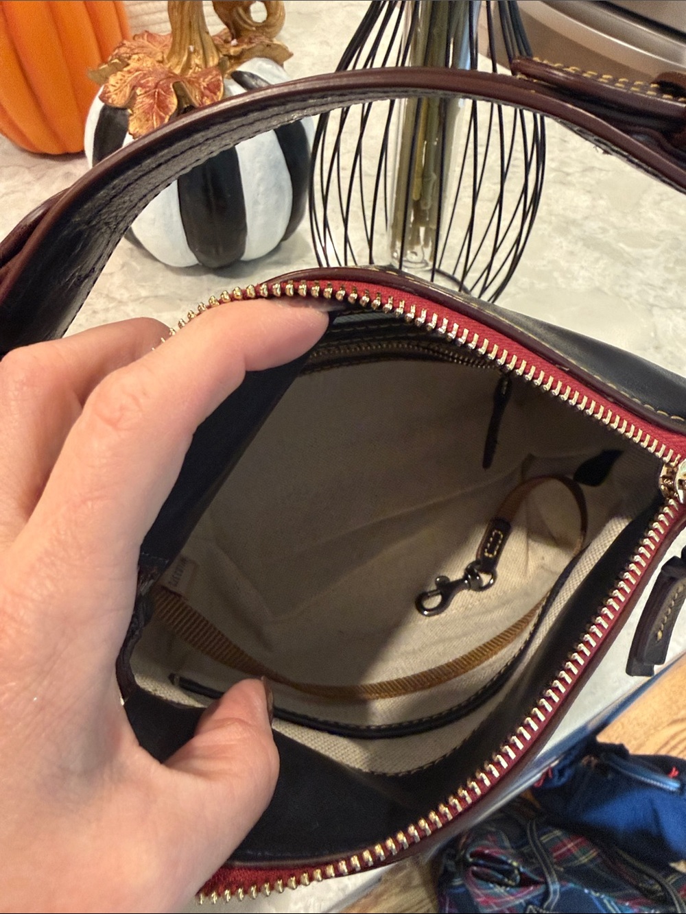 Dooney and Bourke Navy Florentine hobo 26 - Picture 7 of 8